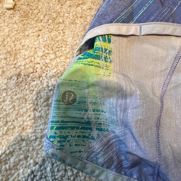 lululemon speed up running shorts size 4 length 2.5 - Picture 4 of 5